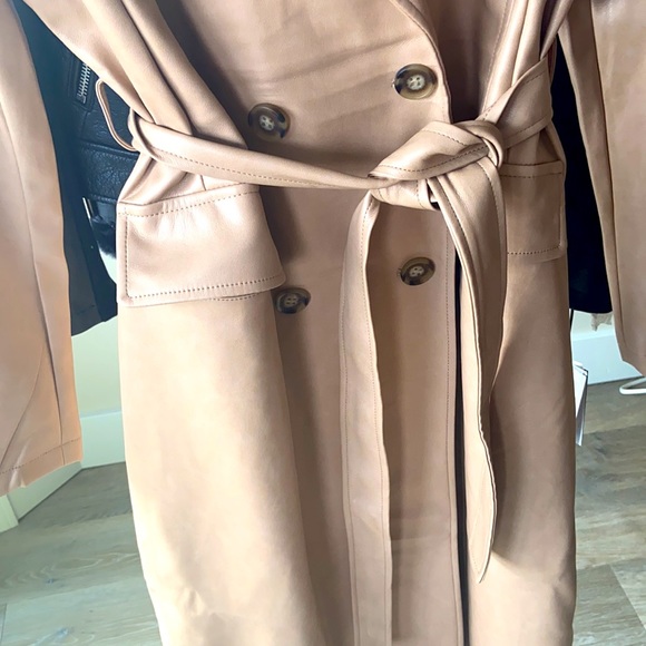 S 🔖 7 FOR ALL MANKIND Vegan Faux Leather Trench Coat Tan Beige - Picture 7 of 8